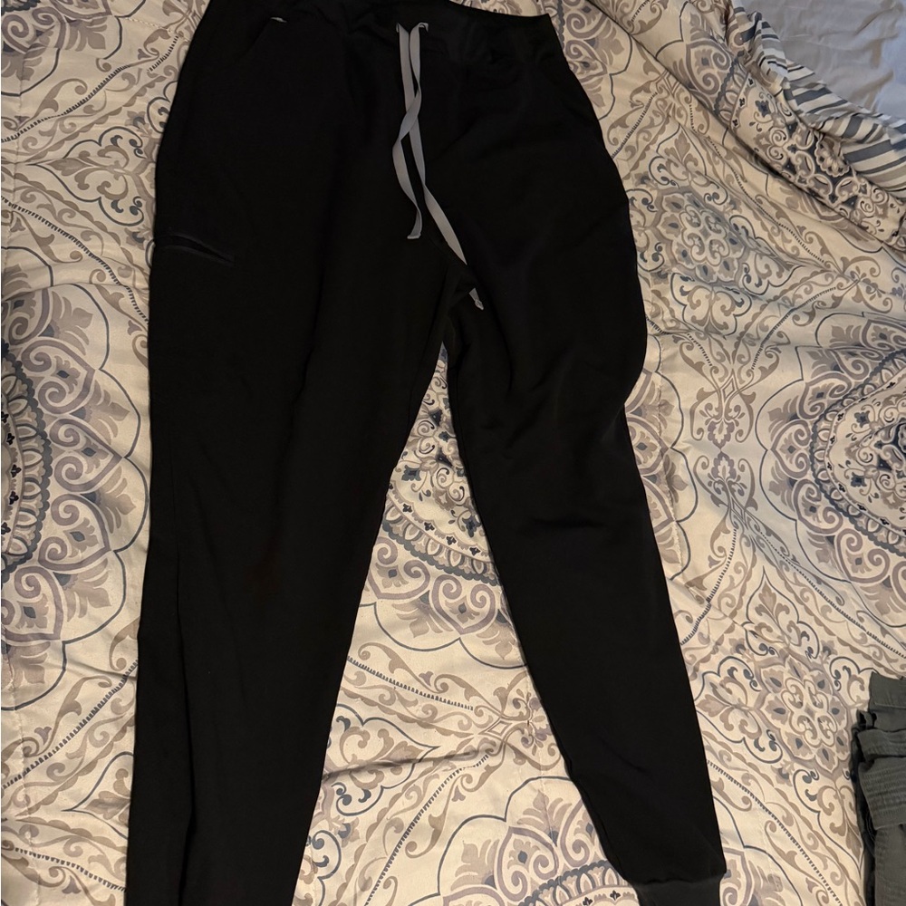 FIGS Technical Collection Black